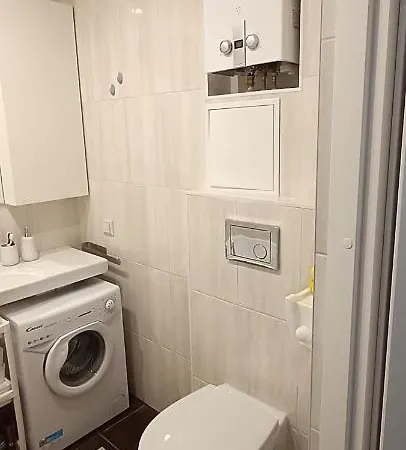 Narvacenter 2, рядом с границей 아파트